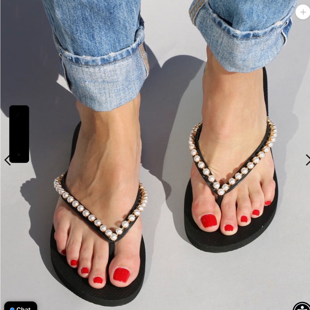 Mystique Boutique Black Pearl-Trim Flip Flop Sandals